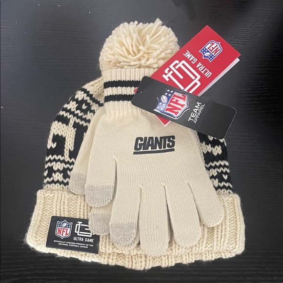 NFL Accessories - NFL Cream and Black Giants Pom Beanie with Matching Gloves